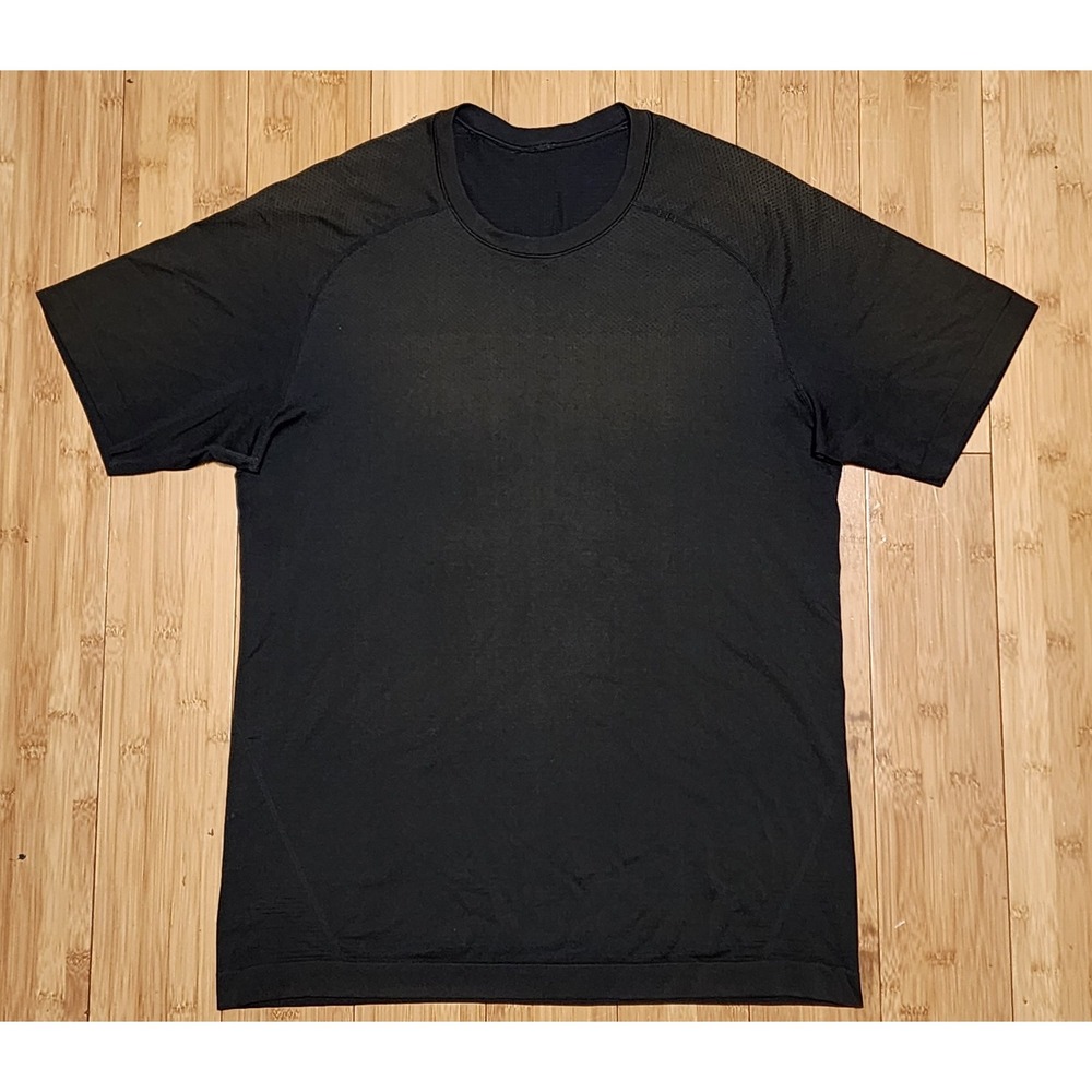 Lululemon Shirt Men Small Metal Vent Tech Short Sleeve Black Training Tee V-Neck